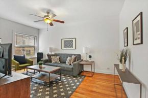 Remarkable 1BR Upgraded Apt in Lakeview